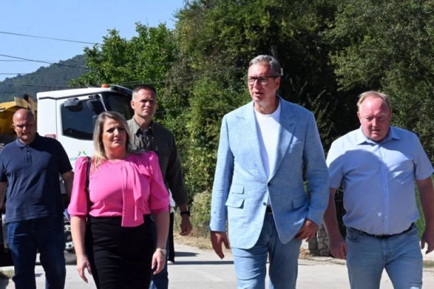 VUČIĆ U TRGOVIŠTU: Kreću radovi na domu zdravlja i putevima, "Promenićemo način na koji se to određuje"