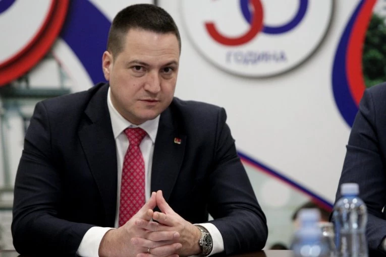 "NEZADOVOLJAN JE SVOJOM FUNKCIJOM, PA PRAVI PROBLEME CELOJ STANCI!" Član Predsedništva SPS Vanja Vukić o Branku Ružiću!