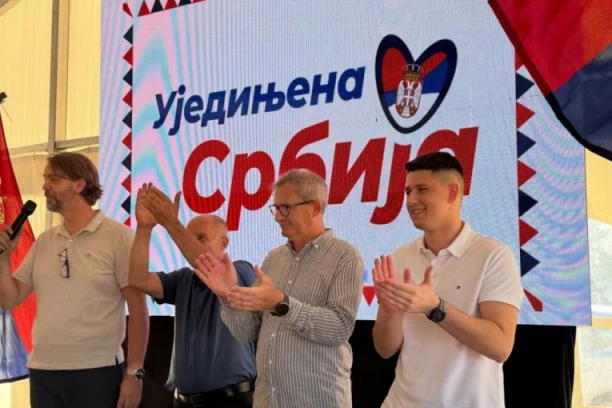 "NAŠA OBAVEZA JE DA BRINEMO O SVAKOM MESTU I SVAKOM ČOVEKU!" Student Miloš Pavlović proveo dan sa meštanima Pajazitova! (FOTO)