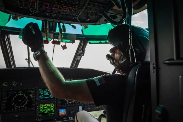 HELIKOPTERSKA JEDINICA MUP OBORILA SVE REKORDE U DELIBLATSKOJ PEŠČARI! Dačić poručuje: "Dok vatra ne posustane, ne posustaju ni oni!"
