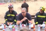"Ništa nije izgorelo od objekata, nemamo nijednu civilnu žrtvu" Vučić u obilasku Deliblatske peščare: Imamo trojicu vatrogasaca koji su jedva preživeli!