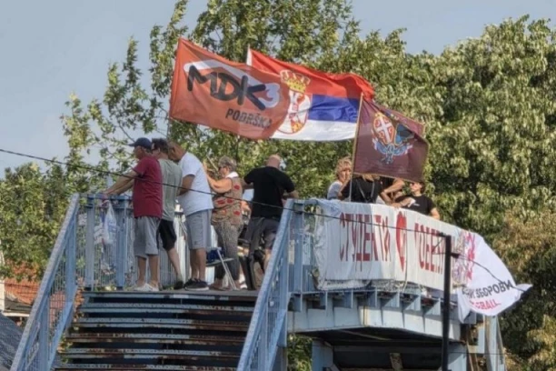 UVOZNI AKTIVIZAM U KRAGUJEVCU: Blokaderi iz Beograda preuzimaju teren!