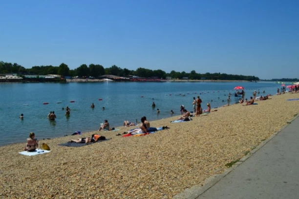 HOROR NA ADI CIGANLIJI Muškarcu pozlilo dok je plivao, lekari mogli da konstatuju samo smrt