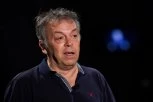DRAMA NA KONCERTU NELETA KARAJLIĆA: Pao s bine, obezbeđenje odmah uletelo! (VIDEO)