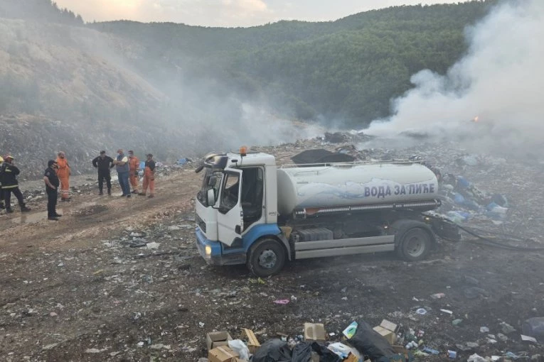 U SRBIJI SVAKOG DANA PLANE ŠEST DEPONIJA: Prošle godine zabeleženo čak 2.214 požara