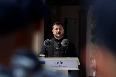ZELENSKI SE OGLASIO POSLE RAZORNIH NAPADA: Rusija udarila na aerodrome u Kijevu – evo šta tvrdi o poseti američkih zvaničnika!