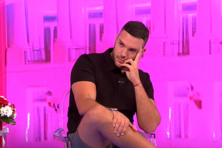 Kačavenda donela Anđelu poklon