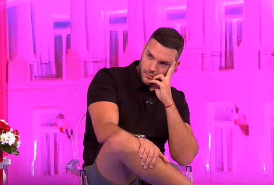 SAMO ZA PUNOLETNE: Kačavenda donela Anđelu pomagalo u emisiju - najskandaloznija stvar prikazana u "Narod pita" (VIDEO)