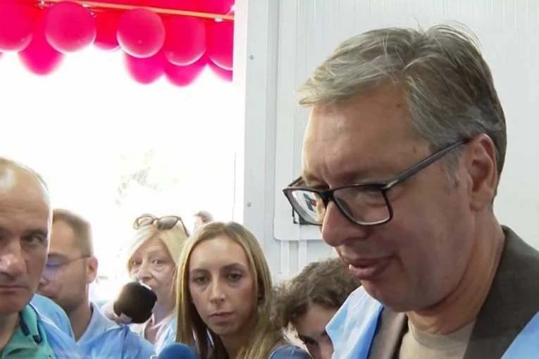 "OVO JE SPAS!" Predsednik stigao u Kruševac - Vučić pročitao spisak puteva koji će biti urađen!