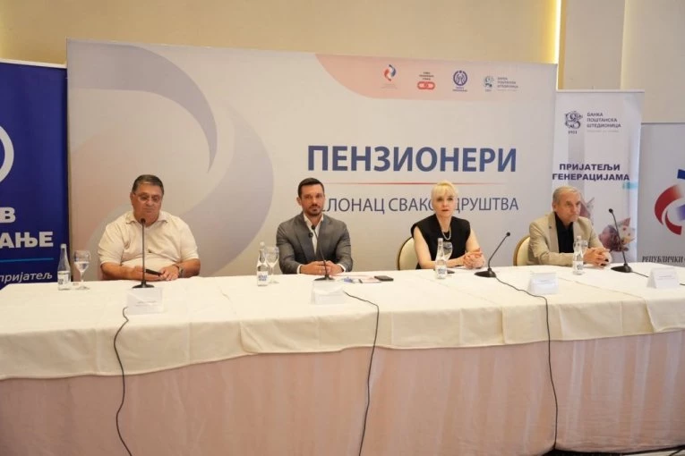 Izuzetno posećena tribina u Staroj Pazovi