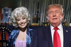 SPUŠTAJU SE ZASTAVE NA POLA KOPLJA! Tramp se oglasio nakon smrti Doli Parton!