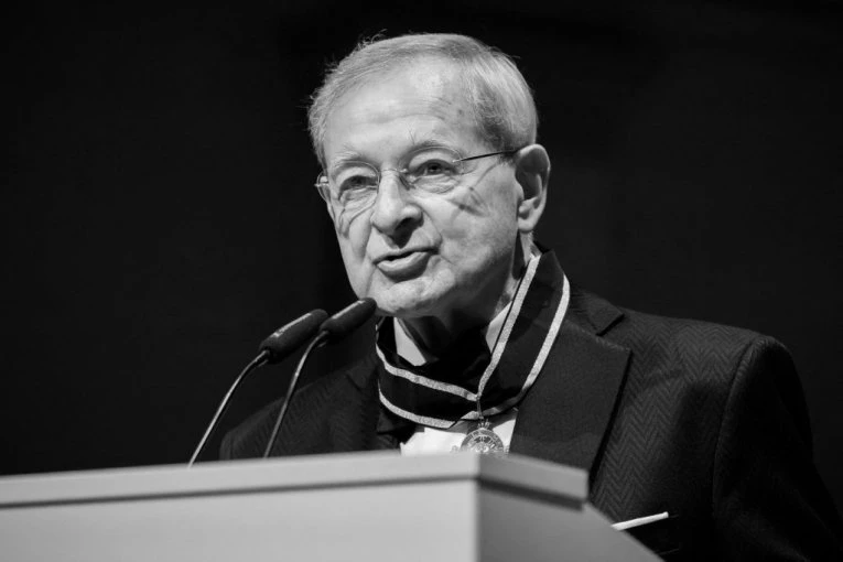 UMRO JEDAN OD NAJVEĆIH PISACA DANAŠNJICE! Beskompromisnog majstora reči zauvek ćemo pamtiti PO OVIM DELIMA!