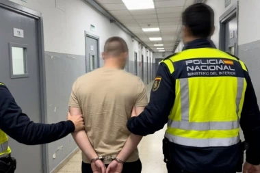 POZNAT I PO SPEKTAKULARNIM BEKSTVIMA IZ ČAK ČETIRI ZATVORA! Opasan albanski kriminalac pao u Španiji - LOM NASTAO PRILIKOM HAPŠENJA!