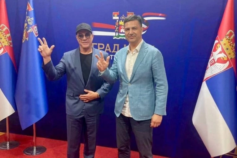 GRADONAČELNIK PAVLOVIĆ UGOSTIO HOLIVUDSKU ZVEZDU: Van Dama prijatno iznenadili mladi karatisti (FOTO)