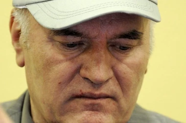 "TELO GENERALA BIĆE PREVEZENO GDE KAŽE PORODICA" Oglasio se branilac Ratka Mladića