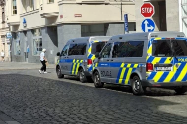 OPSADNO STANJE U PLZENJU! Češka policija u strahu od delija, pogledajte ove scene pred meč Viktorija - Zvezda! (VIDEO)
