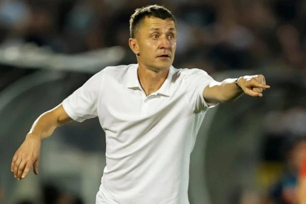 Partizan - Čukarički: Saša Ilić izabrao startere u Humskoj