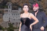 TRUDNA ANITA I LUKA OTIŠLI POD OSTROG: Mir traže u manastiru, fanovi odmah reagovali!