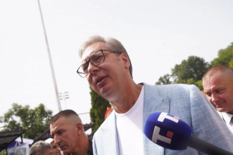 VUČIĆ U OSEČINI NA SAJMU ŠLJIVA: Hoće zapadnjaci da nam kažu da smo JEDINI KRIVCI! (FOTO)