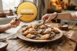 KRUŠEVAČKE ČARAPANKE SU SLATKI SPAS KAD SE NEŠTO MORA NAPRAVITI NABRZINU: Starinsko hrskavo pecivo puno krema i gotovo za čas