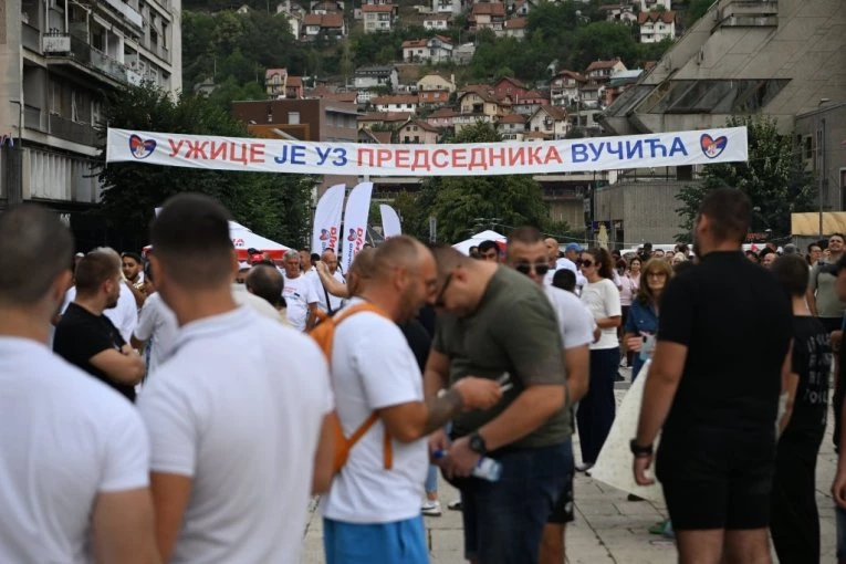 MUP: Na skupu SNS u Užicu 15.000 ljudi, a 270 opozicionara pokušalo da uđe na skup