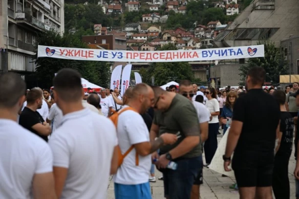 MUP: Na skupu SNS u Užicu 15.000 ljudi, a 270 opozicionara pokušalo da uđe na skup