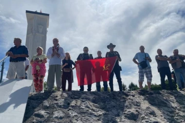 I SRPSKA TROBOJKA NA JANKOVOM VRHU: Slovaci obeležili 82. godišnjicu ustanka