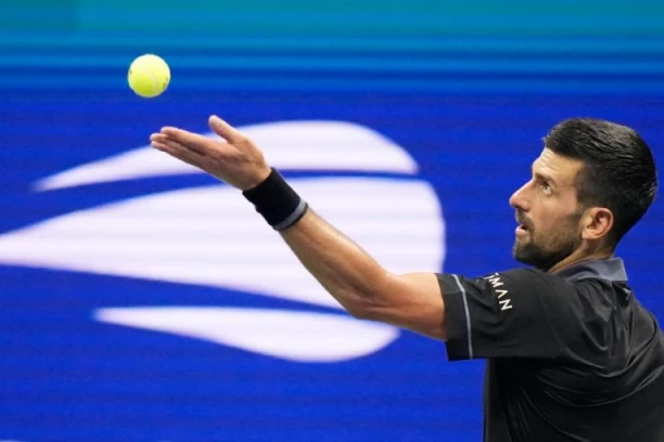 NOVAK ĐOKOVIĆ - MARIJANO NAVONE! Loša situacija za našega asa!