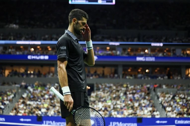 NOVAK ĐOKOVIĆ NIJE HTEO DA ĆUTI ! Srbin izgubio živce - ova rečenica se orila stadionom (VIDEO)