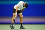 HOROR NA US OPENU! Pogledajte kako je Novak Đoković povraćao nasred terena! (VIDEO)
