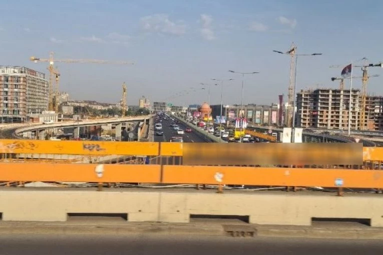 HAOS NA ULICAMA: Beograd paralizovan, Gazela i Terazijski tunel u kolapsu