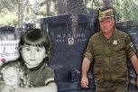 30 GODINA SKRIVAN POTRESNI SNIMAK RATKA MLADIĆA! Jecao nad kovčegom pokojne ćerke Ane, LJUBIO i GRLIO NJEN SANDUK (VIDEO)