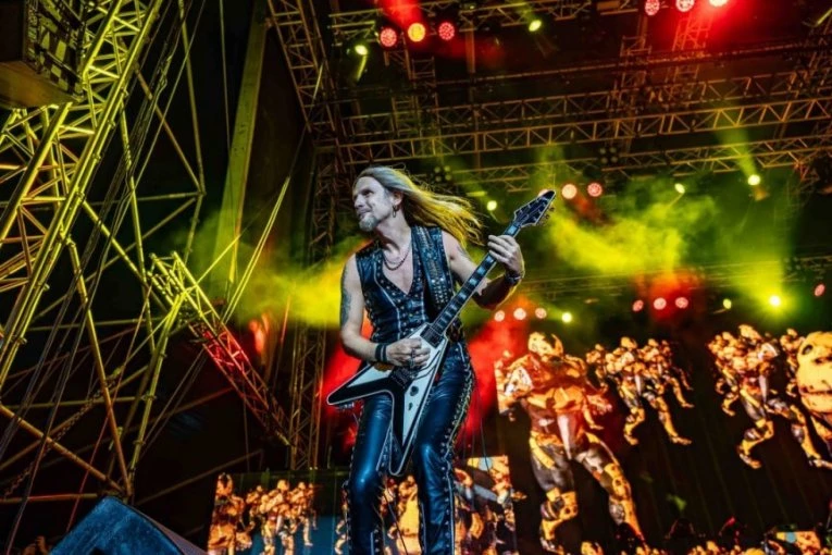 VIKEND U ZNAKU ROK POTRESA NA UŠĆU: Metal Bog Rob Halford i Judas Priest bacili publiku u totalni trans - Dire Straits Legacy zaokružio spektakl u velikom stilu