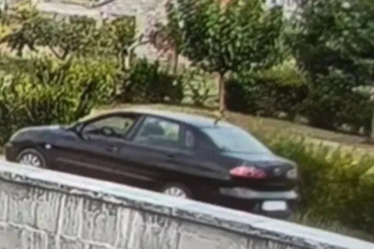 UKRAO I AUTOMOBIL JEDNE OD ŽRTVA! Ovo je broj tablica vozila kojim je pobegao osumnjičeni za TROSTRUKO ubistvo u Danilovgradu! (FOTO)
