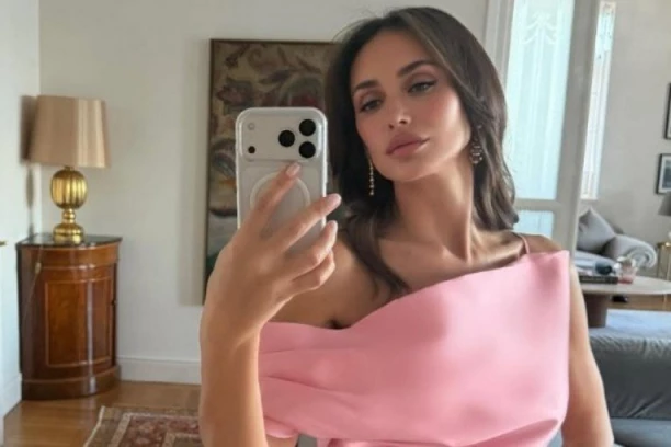 EVO GDE ŽIVI EMINA JAHOVIĆ SA DECOM! Pevačica pokazala STAN OD MILION EVRA, a bori se sa problemom koji imaju OBIČNI SMRTNICI! (GALERIJA)
