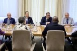 Vučić sa delegacijama Pokreta nesvrstanih: Svet ne može da se deli na gospodare i sluge!