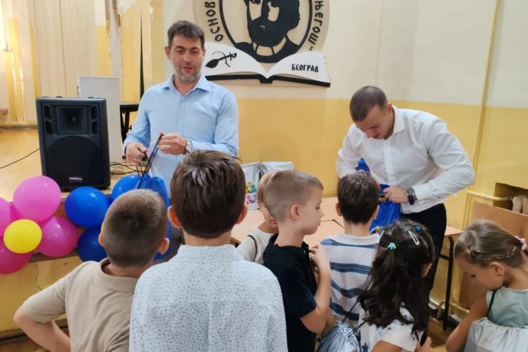 NOVI POČETAK ZA NOVE GENERACIJE: Prvacima na Savkom vencu pokloni dobrodošlice