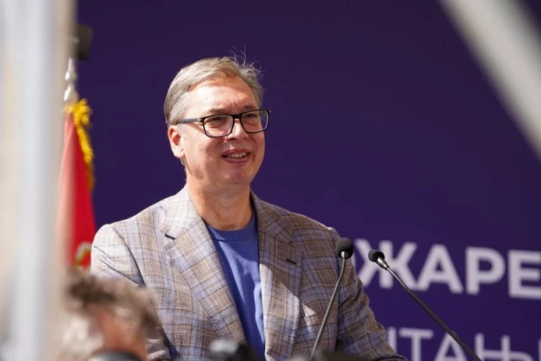 PREDSEDNIK VUČIĆ POKRENUO PODKAST! Zvaće se "podkAVst",  a evo kada će biti emitovan - PRVI GOST MIROSLAV MUTA NIKOLIĆ!
