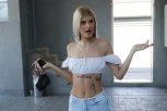 ŠOK-SCENA IZ KARANTINA: Lena Simić se popela na prozor, pa krenula da viče! (VIDEO)
