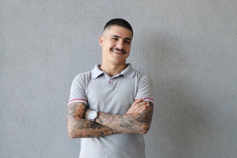 "ŽENE NE ODBIJAM" OVO JE NAJNIŽI UČESNIK "ELITE 10": Progovorio o centimetrima, devojkama neće biti lako! (VIDEO)
