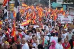 HAOS NA ULICAMA EVROPSKE ZEMLJE! Desetine hiljada ljudi na protestu protiv VLADE, policija upotrebila SUZAVAC i GUMENE METKE! (FOTO, VIDEO)