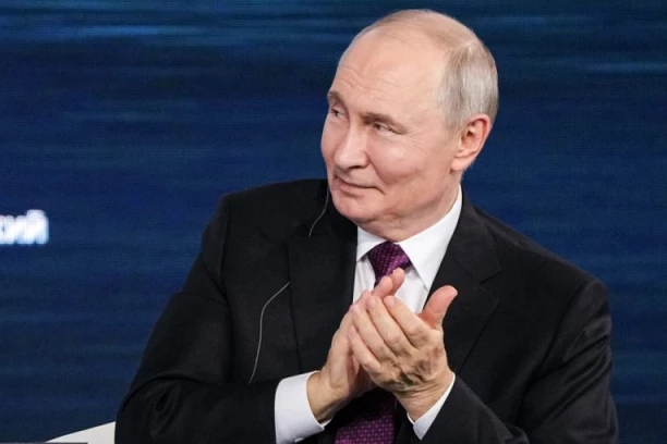 PUTINOVA "JEDINSTVENA RUSIJA" UBEDLJIVO VODI! Završeni izbori za Državnu dumu! (FOTO)