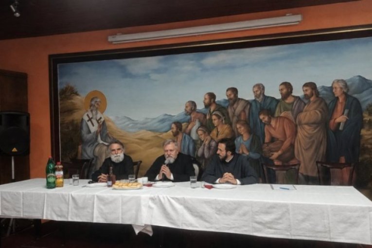 ŠTA CRKVA MOŽE DA UČINI ZA MLADE KOJI SE BORE SA ZAVISNOŠĆU: Pomoć sveštenika može da bude dragocena, evo kako
