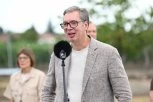 VUČIĆ U ČOKI: Put Čoka - Crna Bara krećemo već sutra! Narod ga dočekao aplauzima i povicima (FOTO)