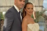 PRIJA I FILIP BLISTAJU NA KRŠTENJU ĆERKICE! Pevačica se utegla u haljinu vrednu hiljade evra, mala Arija OSVOJILA SRCA NOVINARA! (VIDEO)