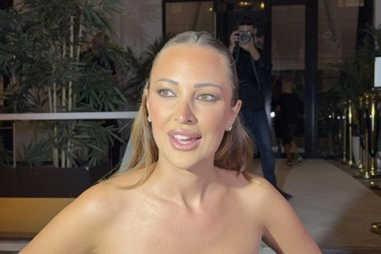 ALEKSANDRA PRIJOVIĆ OTKRILA POL BEBE! Pevačica progovorila O TRUDNOĆI i trećem detetu: Stroga sam majka! (VIDEO, GALERIJA)