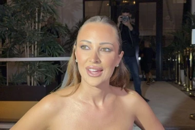 ALEKSANDRA PRIJOVIĆ OTKRILA POL BEBE! Pevačica progovorila O TRUDNOĆI i trećem detetu: Stroga sam majka! (VIDEO, GALERIJA)