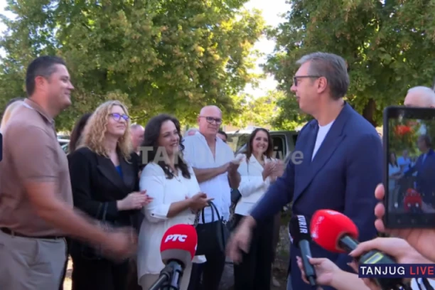 Predsednik Srbije Aleksandar Vučić sa narodom u Severnobačkom okrugu!