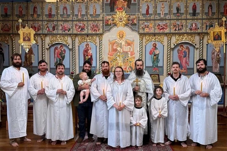 10 AMERIKANACA U ISTOM DANU PREŠLO U PRAVOSLAVLJE: Saborno krštenje u Crkvi Svetog Vasilija Velikog u Sent Luisu
