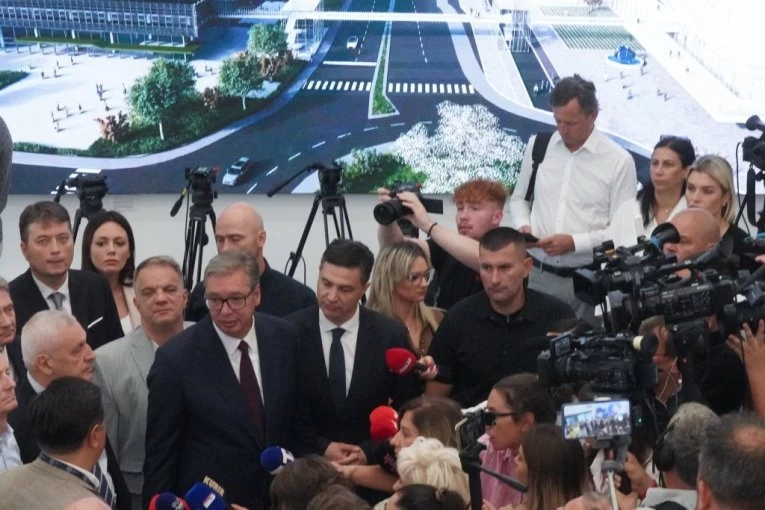 VUČIĆ U NIŠU! Predsednik obilazi završne radove na Naučno-tehnološkom parku! (FOTO)